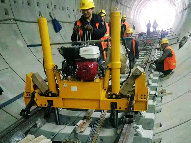 中鐵四(si)局北京地鐵施(shi)工