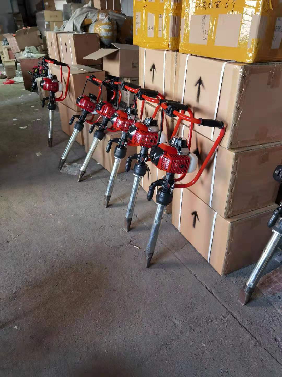 ND-4型(xing)手提式(shì)内燃搗(dǎo)固鎬