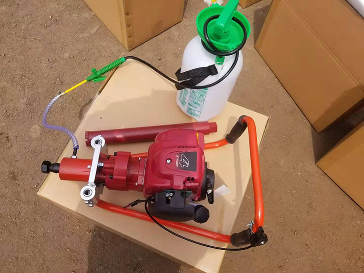 NLQ-45型内(nèi)燃砼枕螺(luó)栓鑽取機(ji)